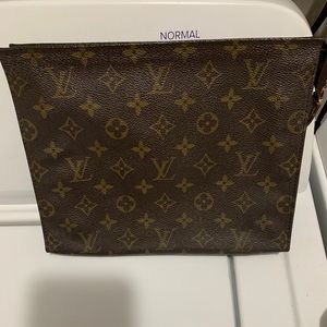 Louis Vuitton Toiletry pouch 26